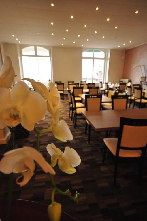 Hotel Splendid มงเทรอซ์ ภายนอก รูปภาพ