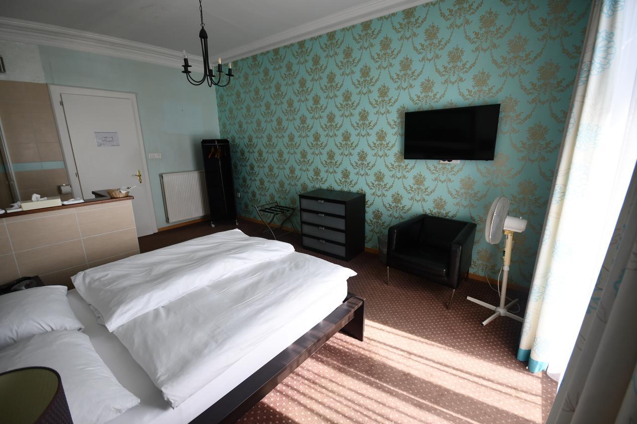 Hotel Splendid มงเทรอซ์ ภายนอก รูปภาพ