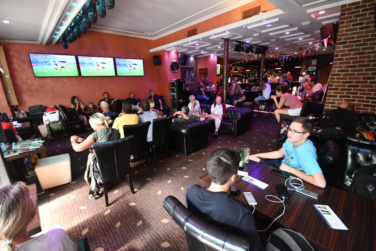 Hotel Splendid มงเทรอซ์ ภายนอก รูปภาพ